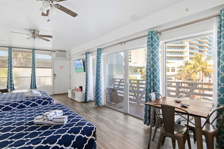 Deco 305 managed Airbnb listing 2