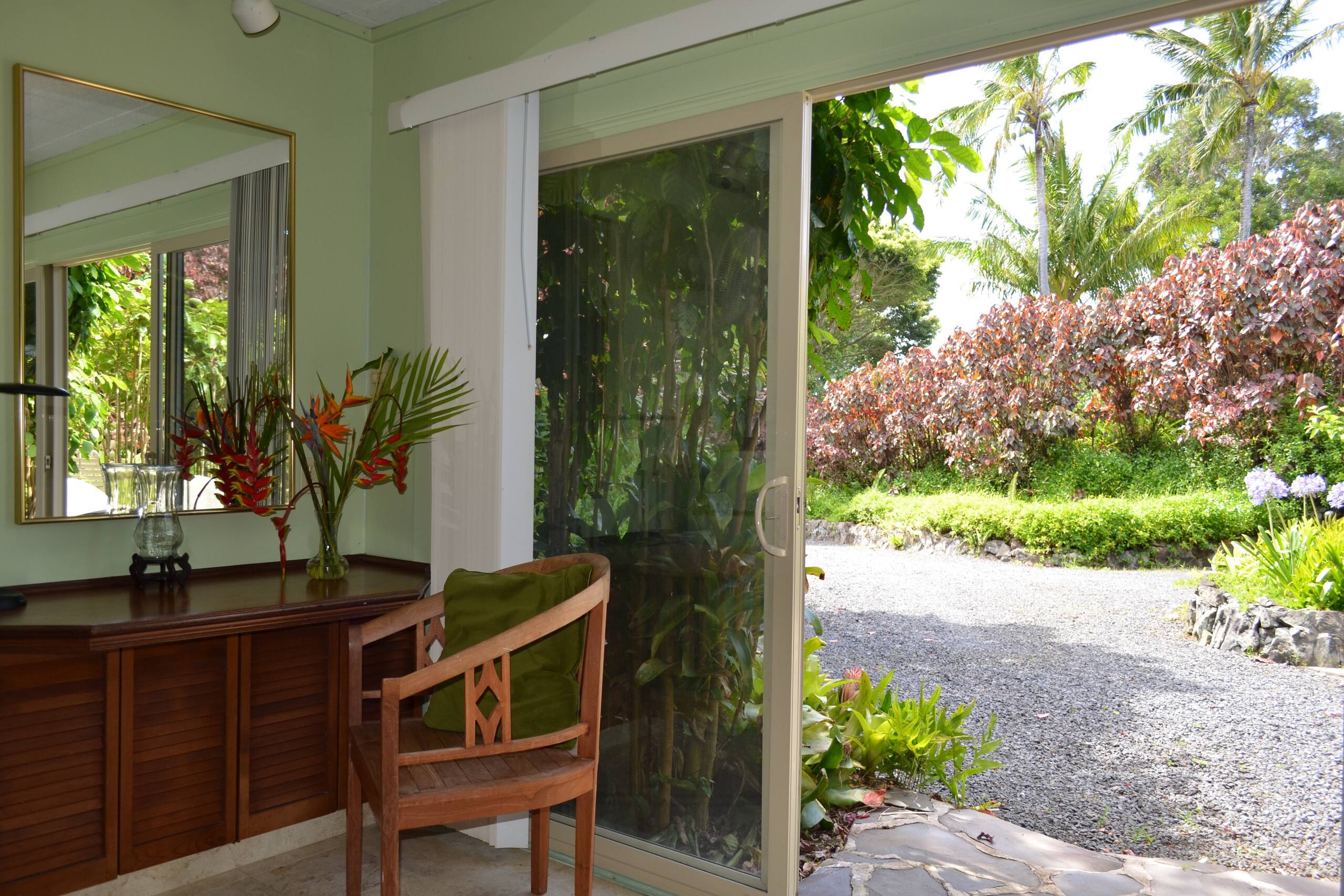 Plumeria Room Farm Stay in Haiku on Road to Hana - Image 12