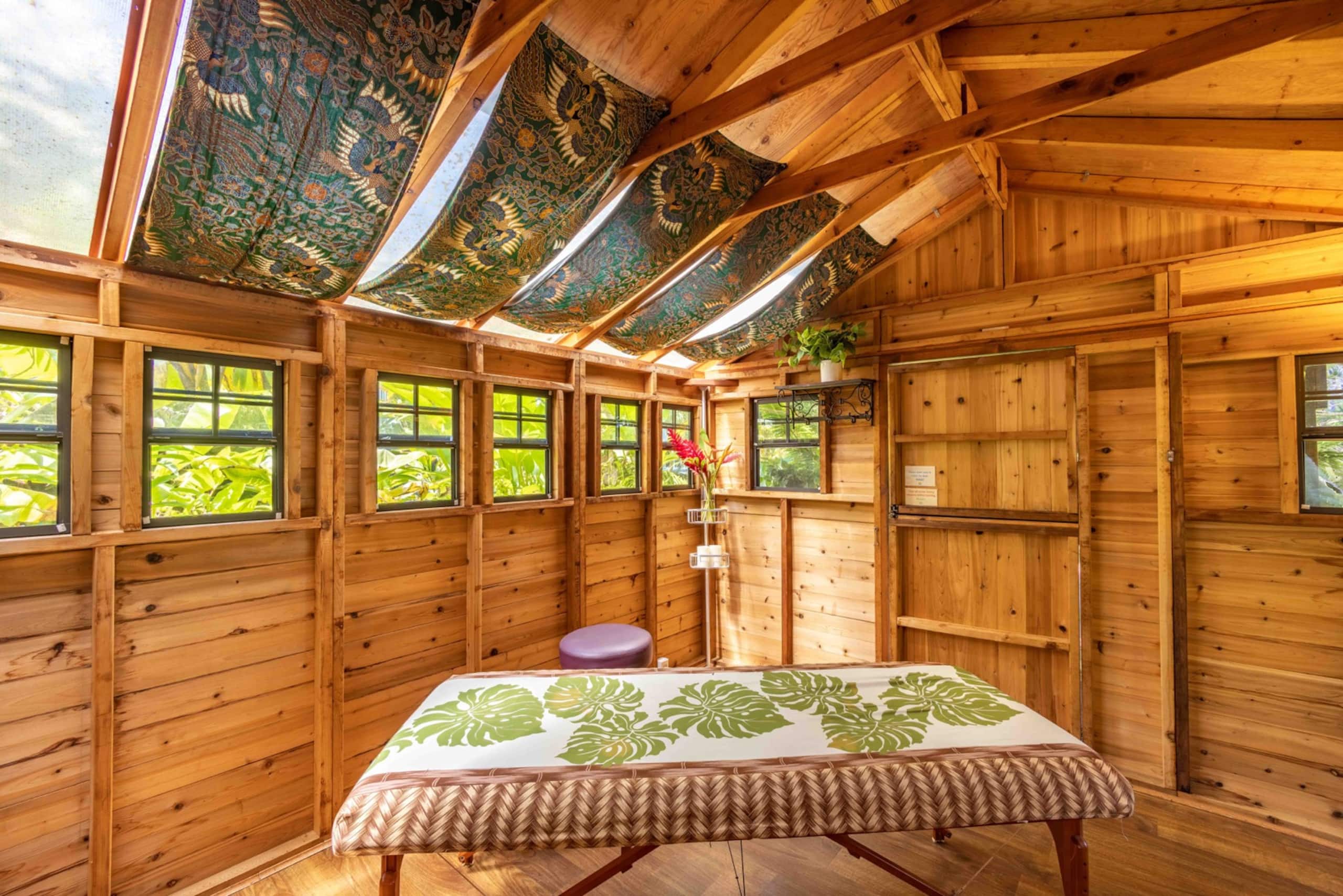 Plumeria Room Farm Stay in Haiku on Road to Hana - Image 38
