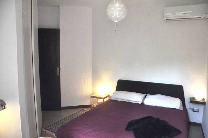 Izba č. 18, klimatizácia, vlastná kúpeľňa, malý písací stôl