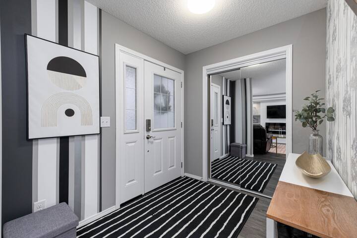 Modern house, Close to All Amenities in South WPG gallery image 5