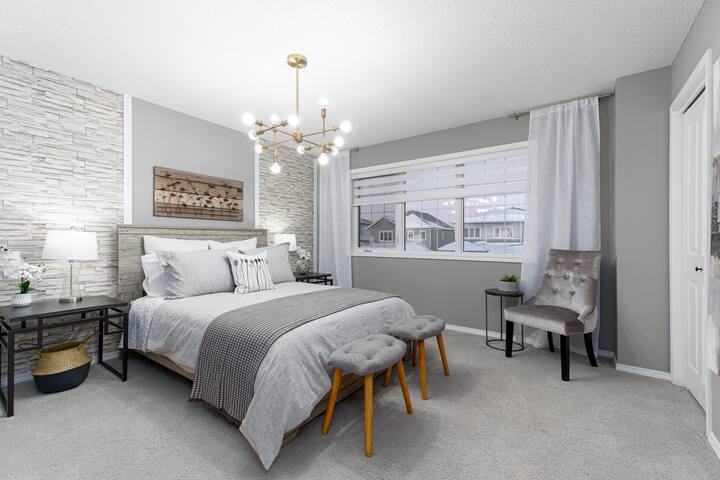 Modern house, Close to All Amenities in South WPG gallery image 3