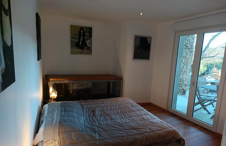 ห้องนอน 2 (Bedroom 2)