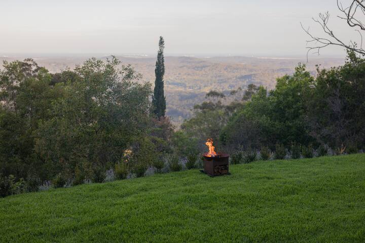 Cottage at The Shute. gallery image 5