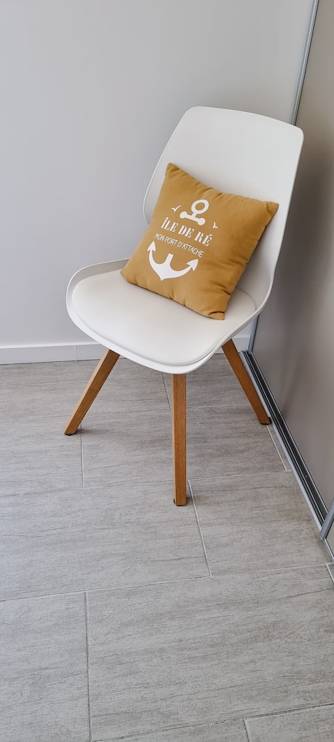 Airbnb performant: Charming house in a quiet area. à La Flotte