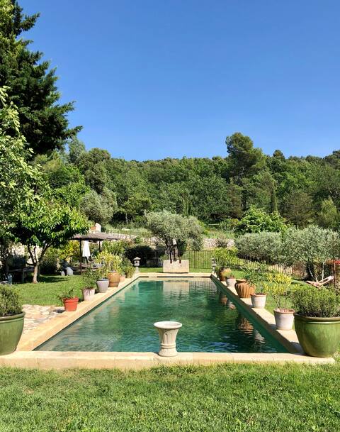 Stone cottage in the Luberon