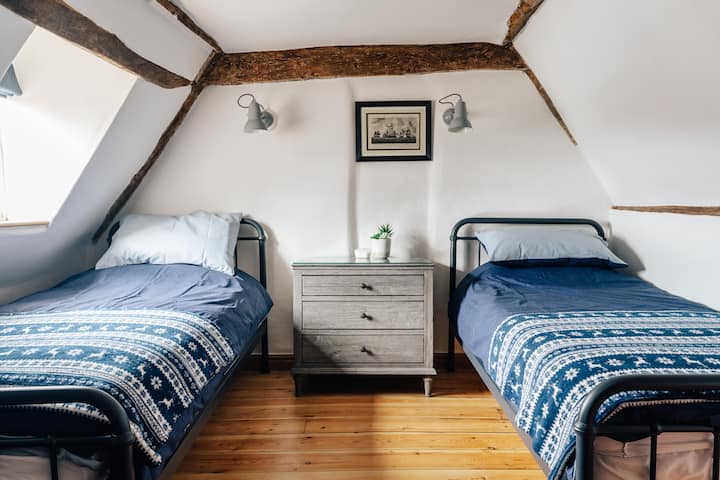 Dhomë gjumi në katin e dytë 