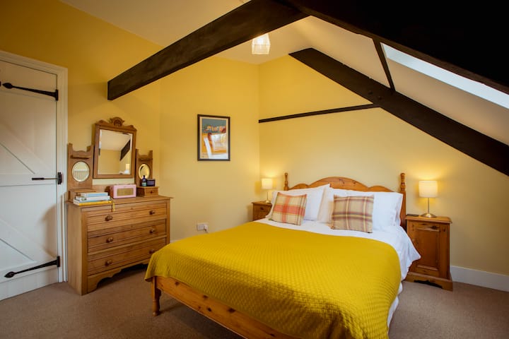 Chalupa 1, druhá dvojposteľ Cow Shed Chalupy na vidieku sa nachádzajú na vidieku tri míle od pláže Aberporth