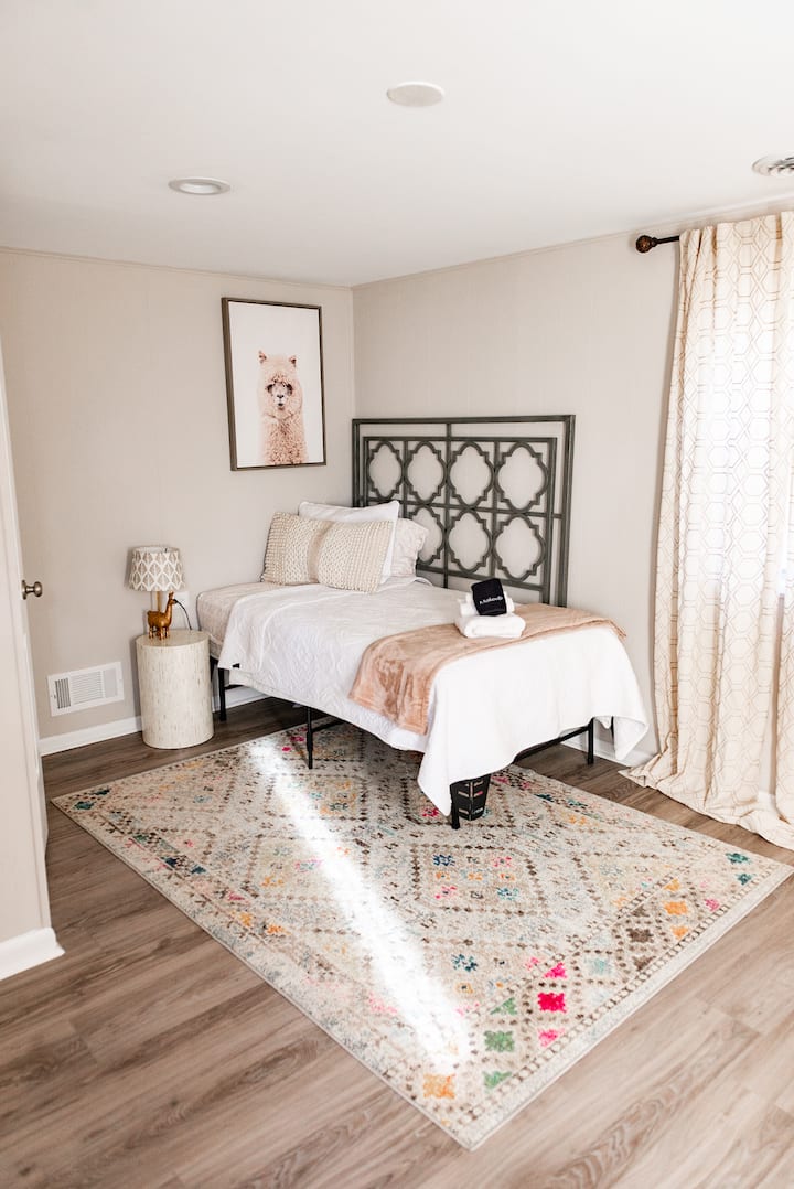 ห้องนอนแฝดใต้ดิน