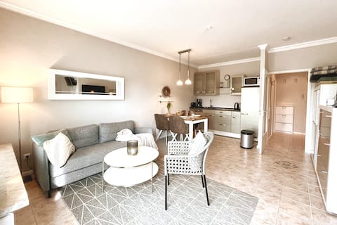 Right on the beach, in the center: studio with balcony