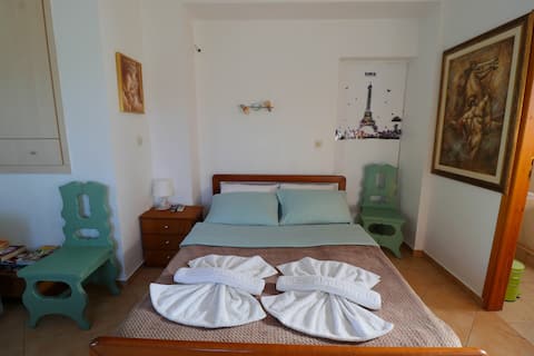 Top performing Airbnb: Megris Country House 4 in Δήμος Μονεμβασίας