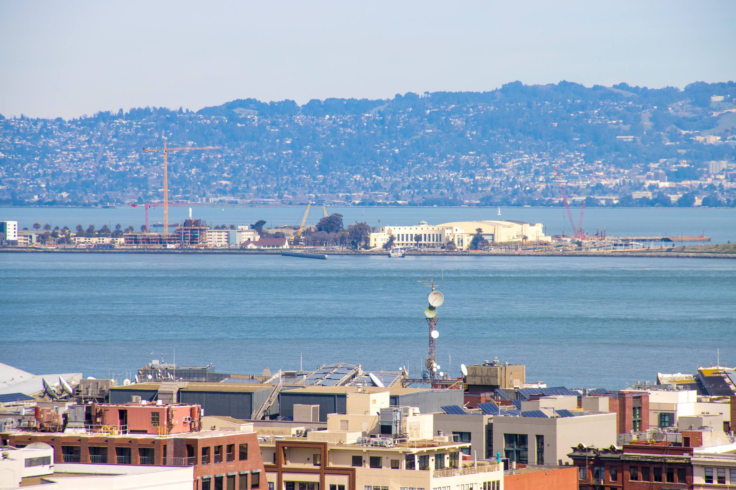 Condo in San Francisco · ★4.93 · 2 bedrooms · 2 beds · 1.5 baths - Image 42