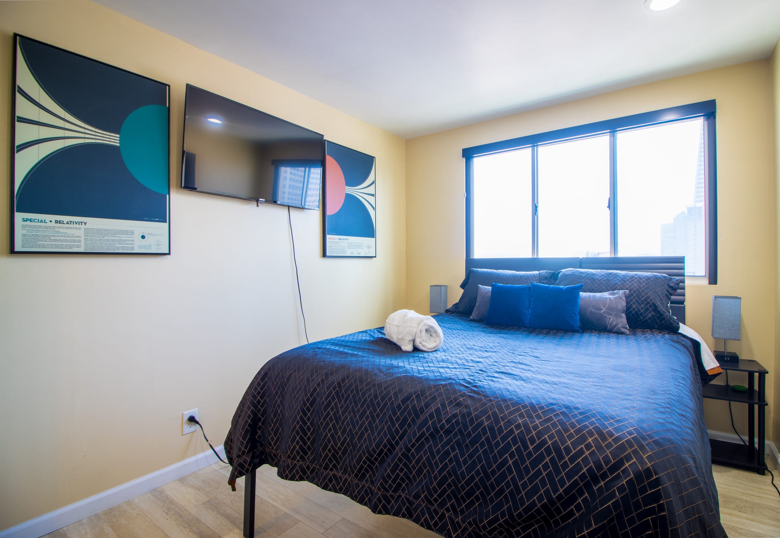 Condo in San Francisco · ★4.93 · 2 bedrooms · 2 beds · 1.5 baths - Image 17