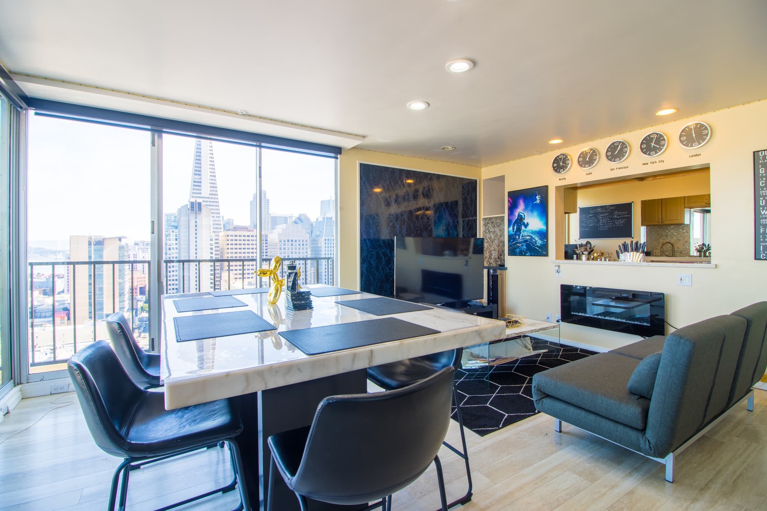 Condo in San Francisco · ★4.93 · 2 bedrooms · 2 beds · 1.5 baths - Image 9