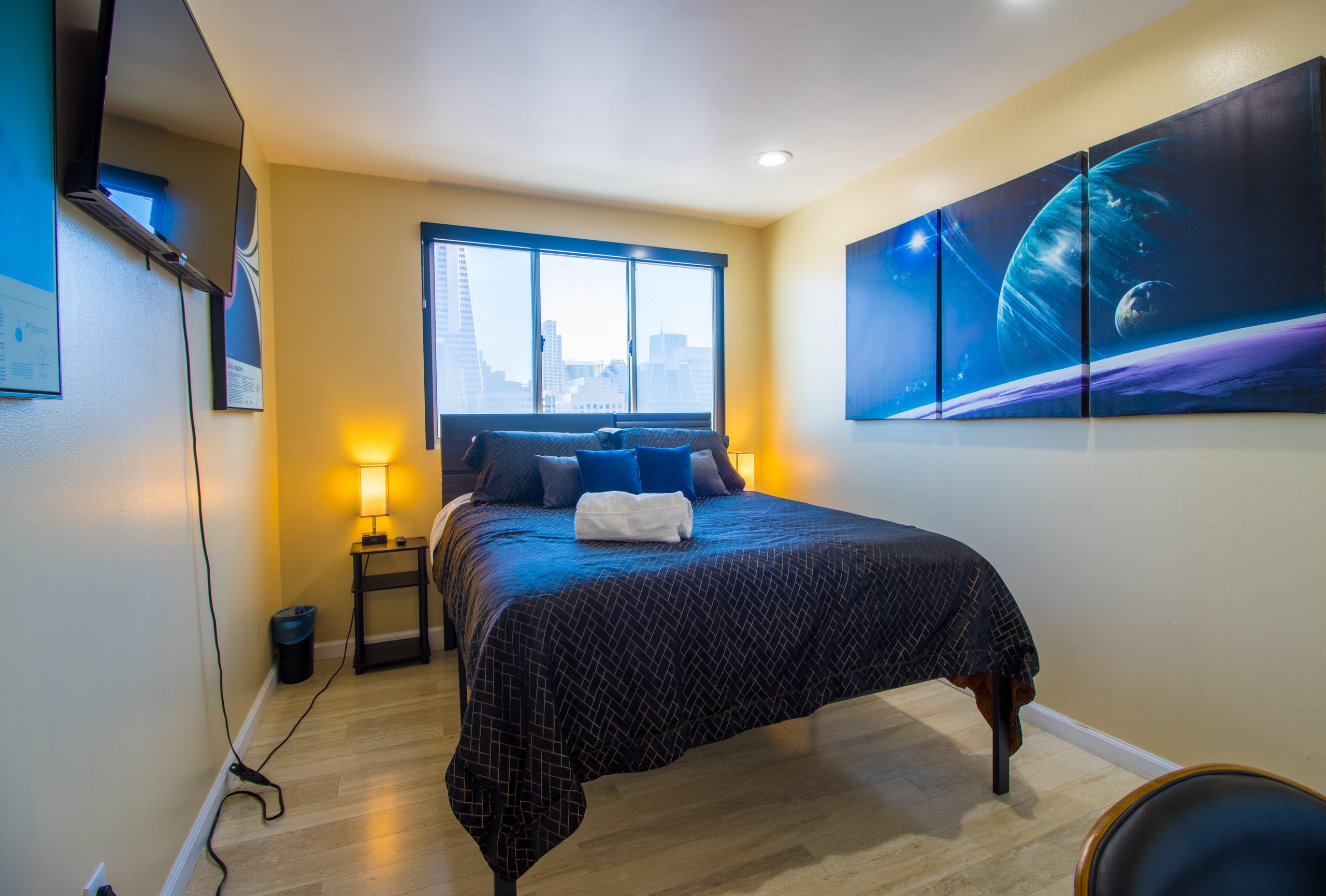 Condo in San Francisco · ★4.93 · 2 bedrooms · 2 beds · 1.5 baths - Image 11