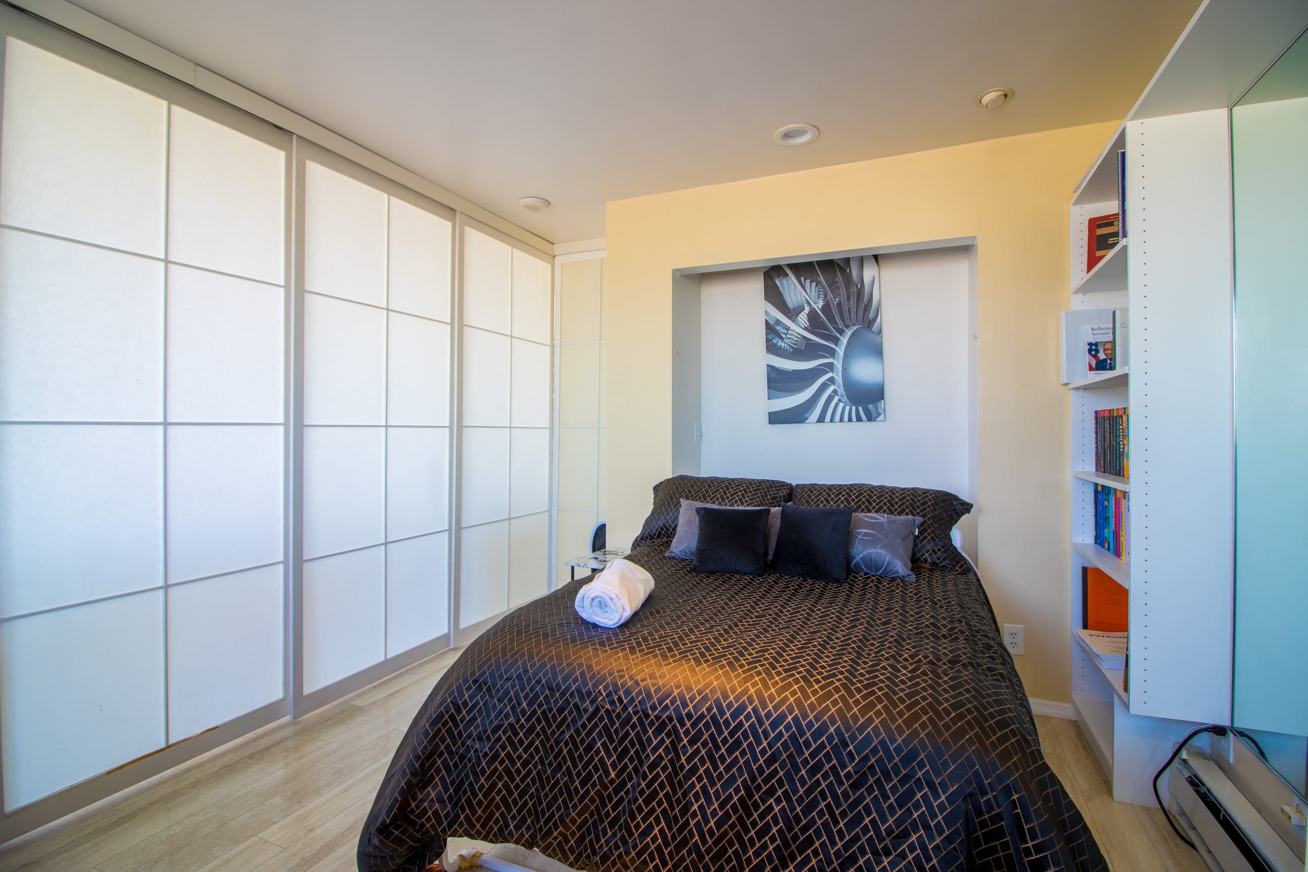 Condo in San Francisco · ★4.93 · 2 bedrooms · 2 beds · 1.5 baths - Image 20
