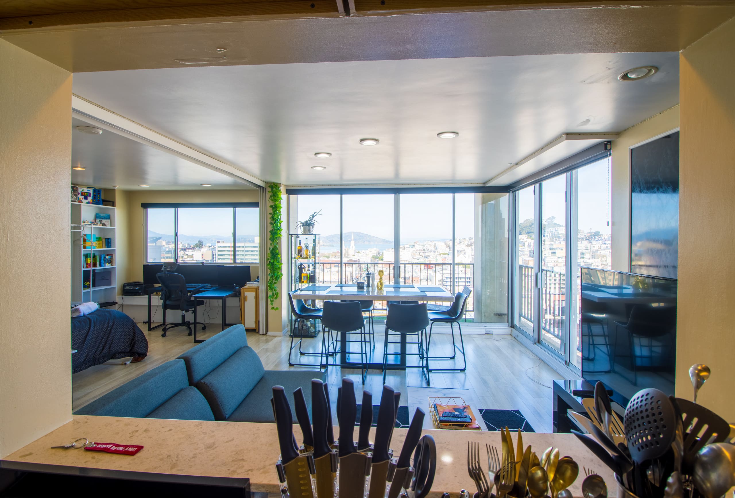 Condo in San Francisco · ★4.93 · 2 bedrooms · 2 beds · 1.5 baths - Image 5