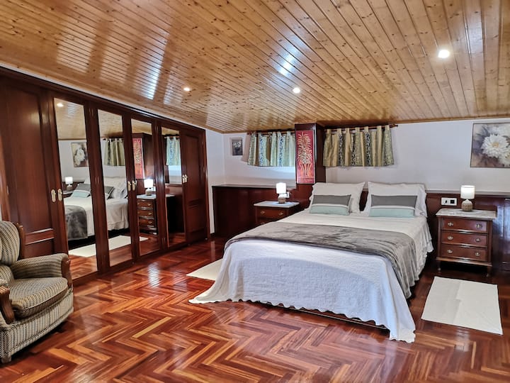 Habitación principal de la casa con baño propio. Se encuentra en el segundo piso