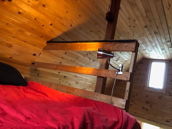 Slaaploft met queensize matras