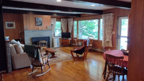 Top performing Airbnb: Willow Point Lakeside Cottage - Cayuga West Shore in New York