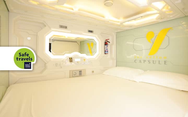 Yellow Capsule Hotel-Close to Airport-1 person