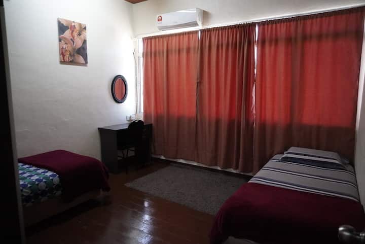 (Soba 4) Dva kreveta za jednu osobu