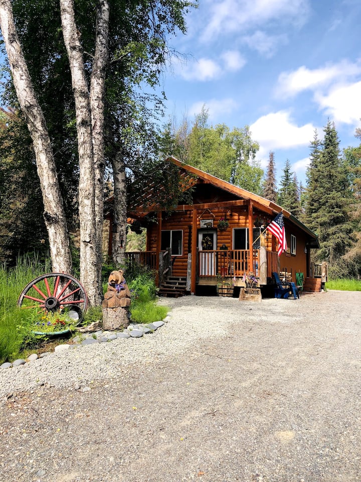 THE FRISKY MOOSE CABIN, CLOSE TO FISHING QUIET Cabins for Rent in