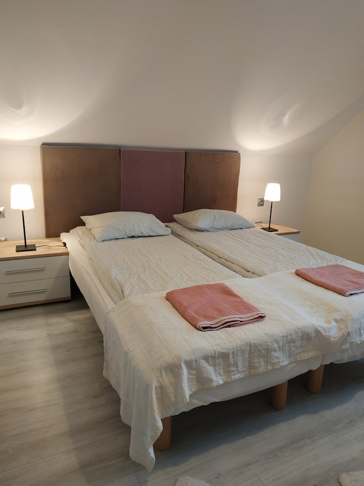 Вила Хемптон спална соба 1  