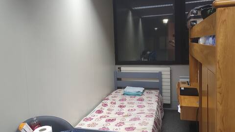 Chambre isolée dans une residence