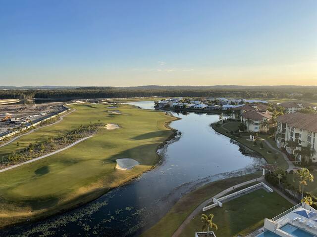 Spacious 2 Bedroom Apartment Magnificent Views gallery image 3