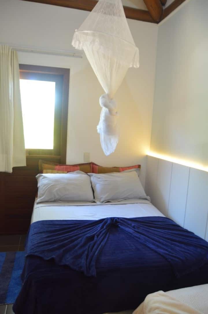 Suite 2. Un lit double et un lit simple.