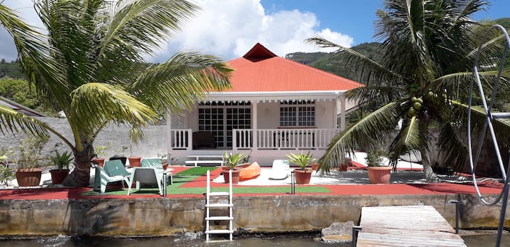 FARE KURA BORD DE MER, UTUROA, FRENCH POLYNESIA