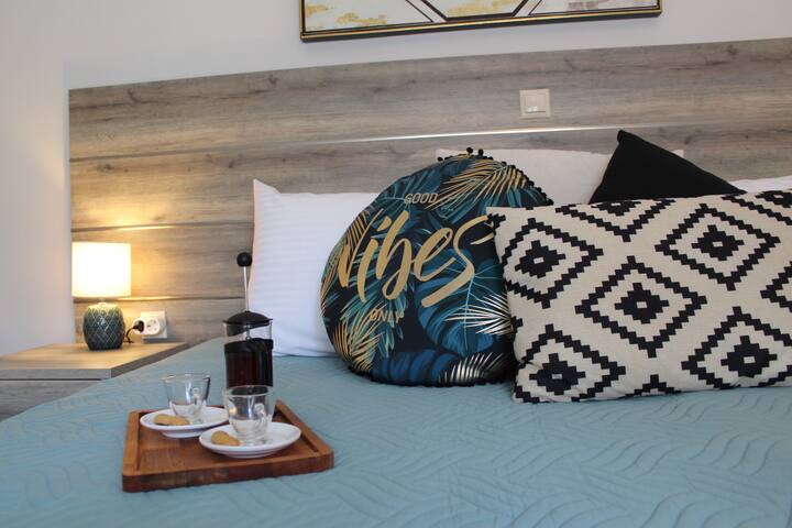 Sea Dream Beachfront Villa Sea views & Jacuzzi gallery image 4