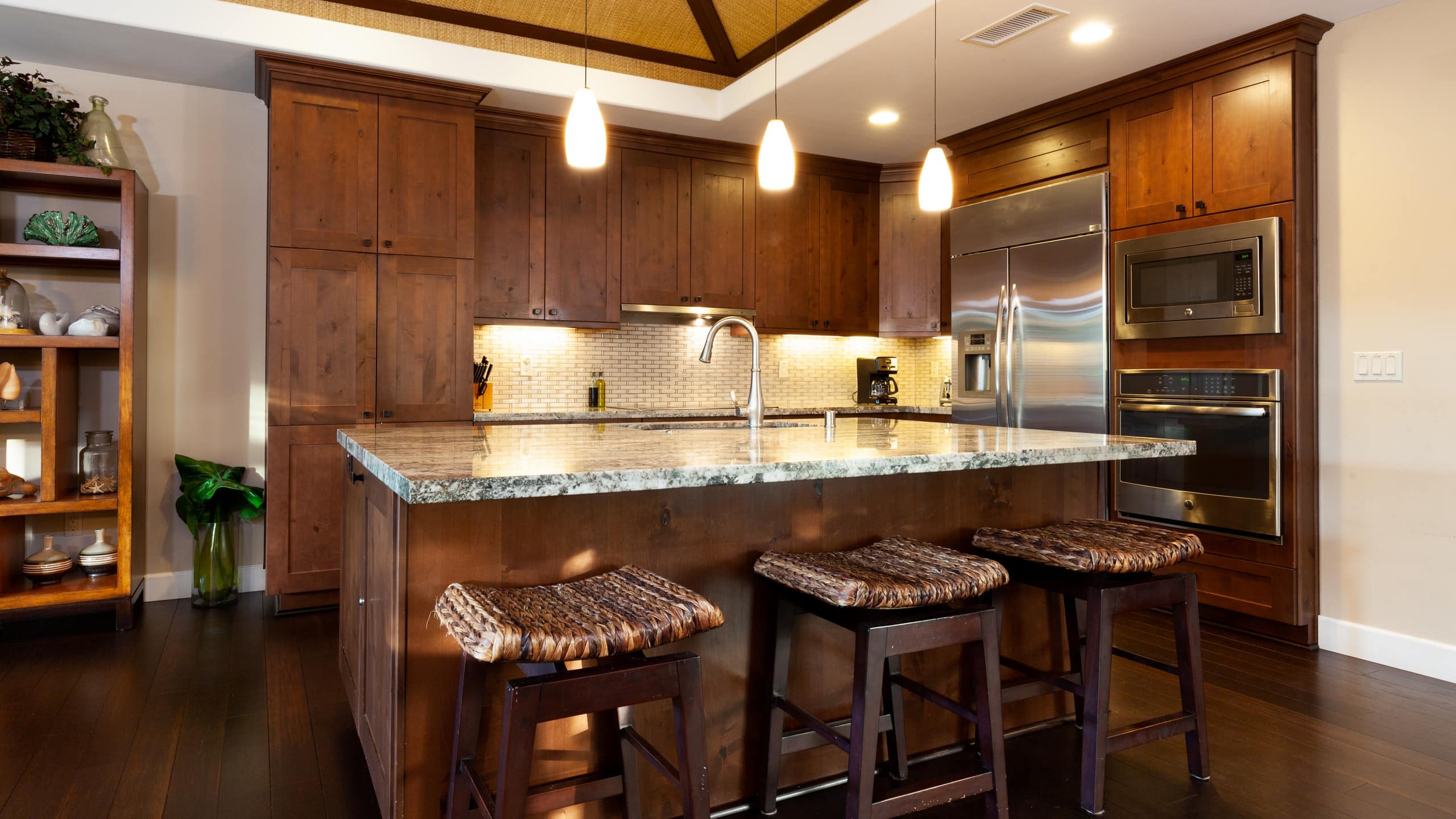 Home in Waimea · ★5.0 · 4 bedrooms · 6 beds · 3.5 baths - Image 7