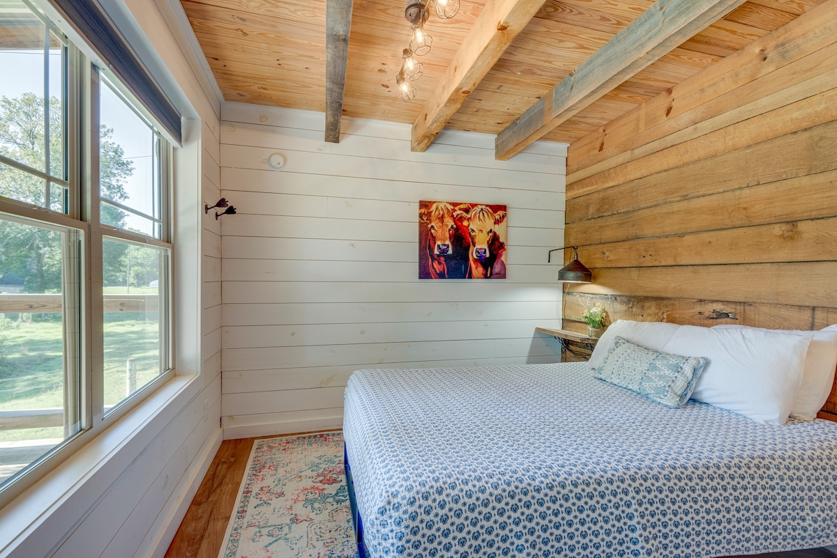 спална соба со брачен кревет (широк 150 - 179 см