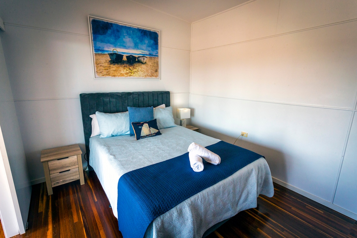 Slaapkamer 2, queensize bed