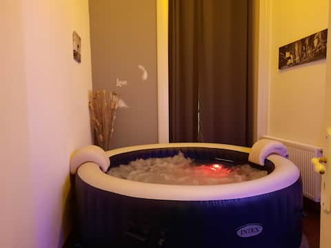 cosy home with Jacuzzi, 5 minutes from Evreux