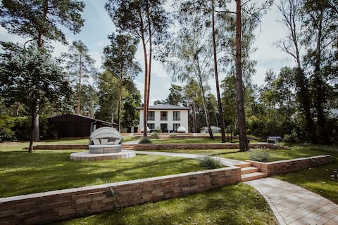 Villa Zesch by the lake near Berlin