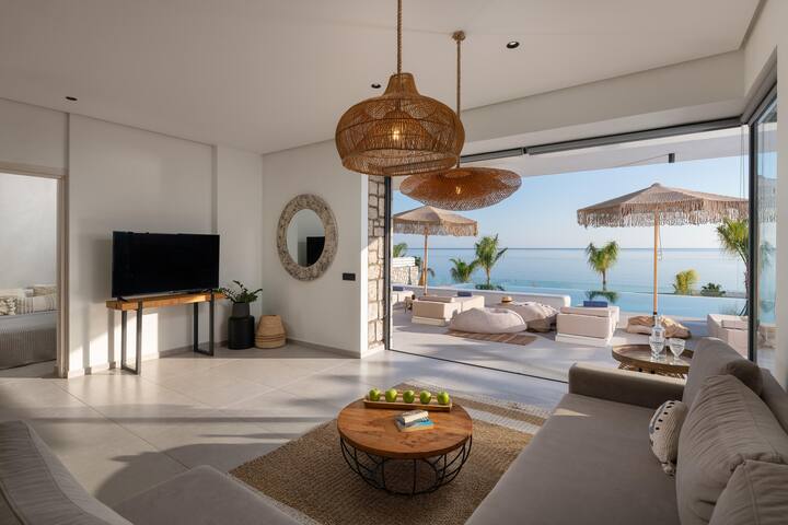 Lido White Villa gallery image 5