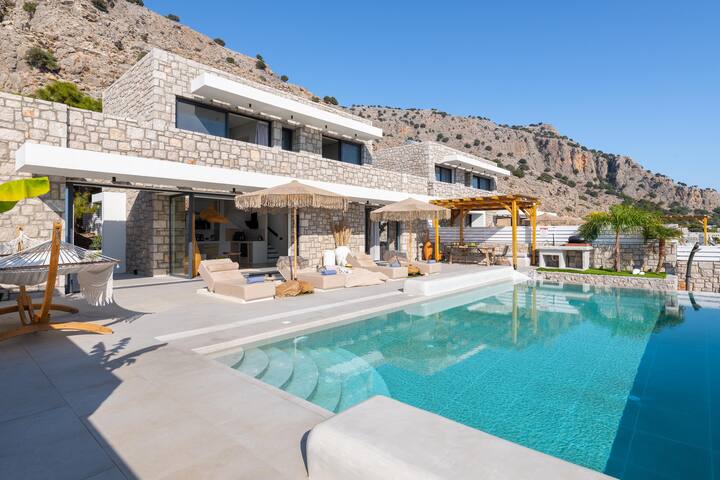 Lido White Villa gallery image 2