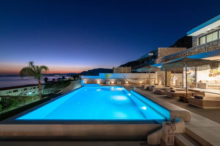 Lido White Villa gallery image 3