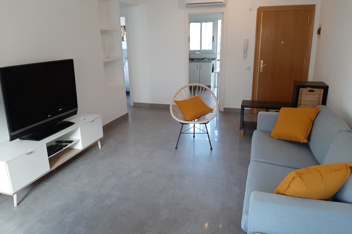 Annonce Airbnb populaire: Cozy Sea views 2 b/r between La Cala and Poniente à Comunitat Valenciana