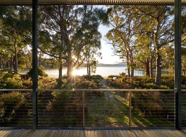 Stewarts Bay Beach House gallery image 2