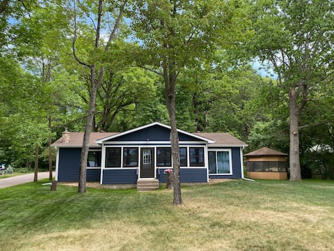 Cabin on Leisure Lane with Sandy Beach
