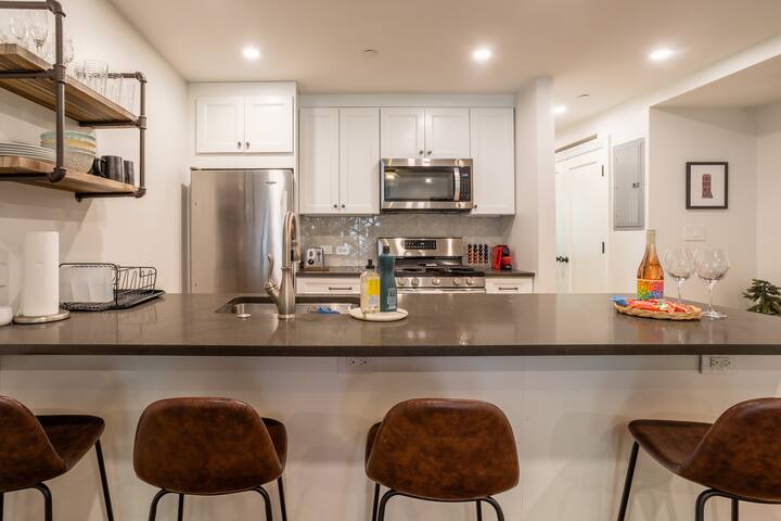 Brownstone living in the heart of Park Slope gallery image 5