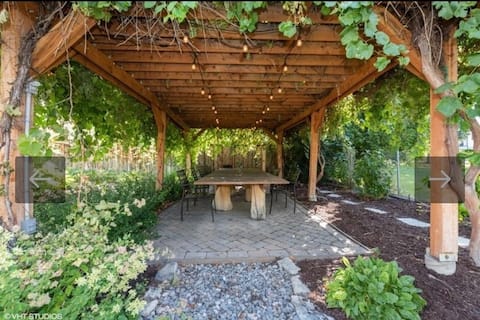 Extremely Clean, Beautiful, Perfect Long and Short Term Rental