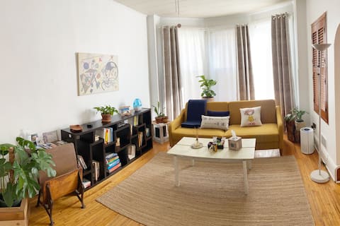 Successful Airbnb property: Cozy, charming guesthouse in uptown Kingston NY in Kingston