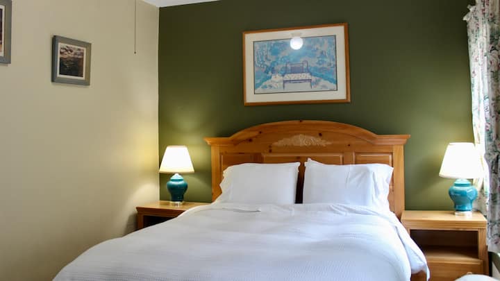 Room 1 - Queen bed (there is also a double bed in this room)