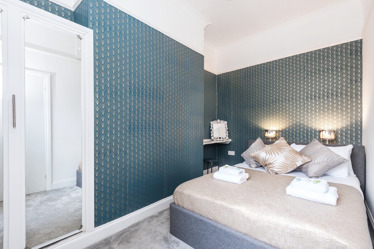 Chumba kizuri cha kulala mara mbili.