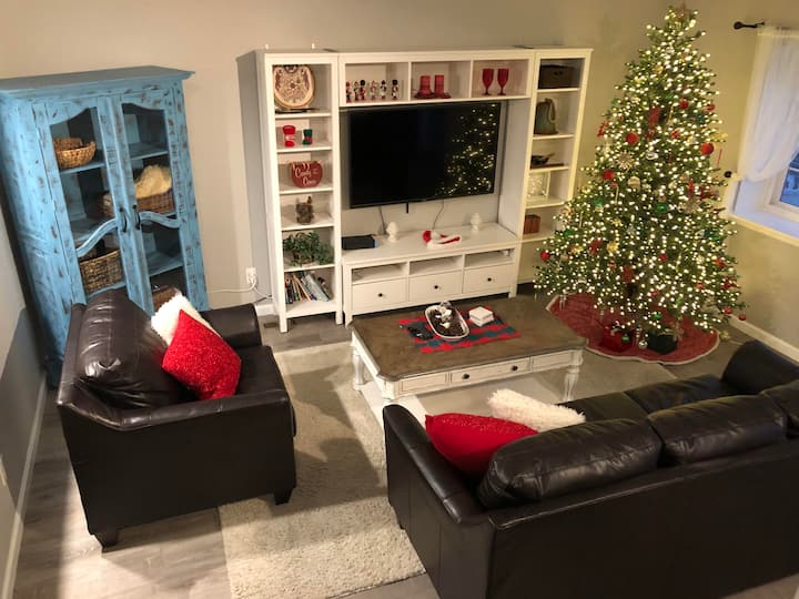 12月装饰和圣诞树